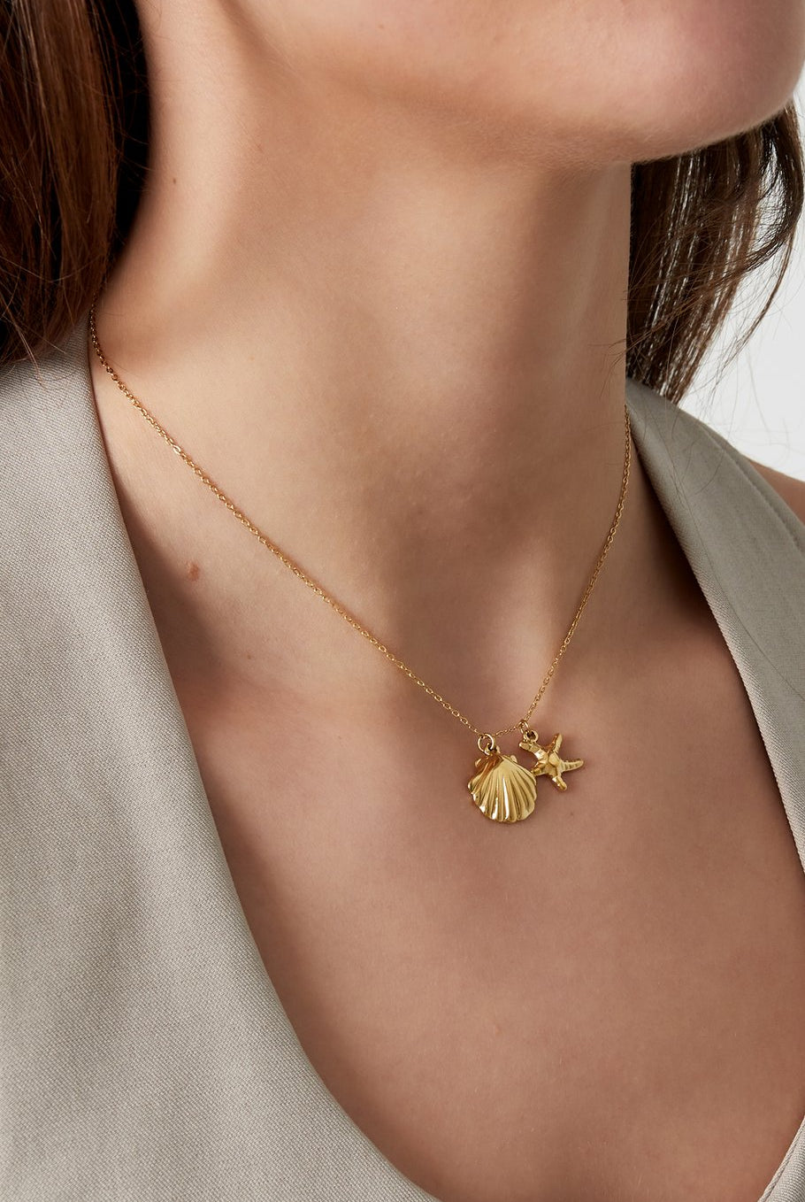 ketting met schelp bedels