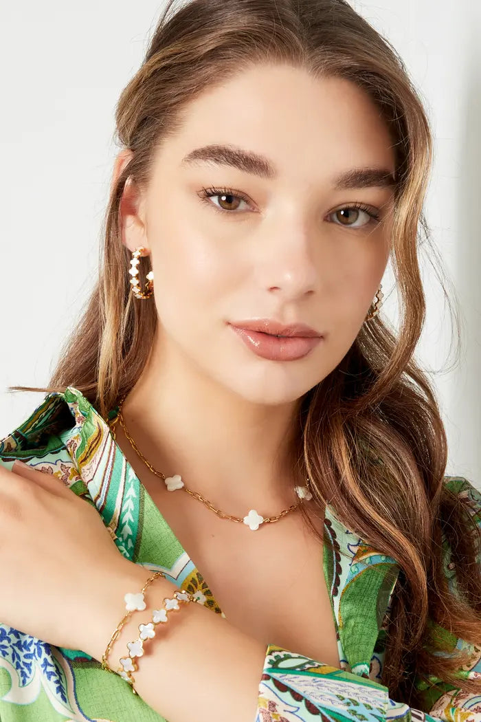 witte klaver ronde oorbellen