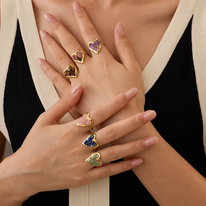 hart shaped ringen van natuur steen