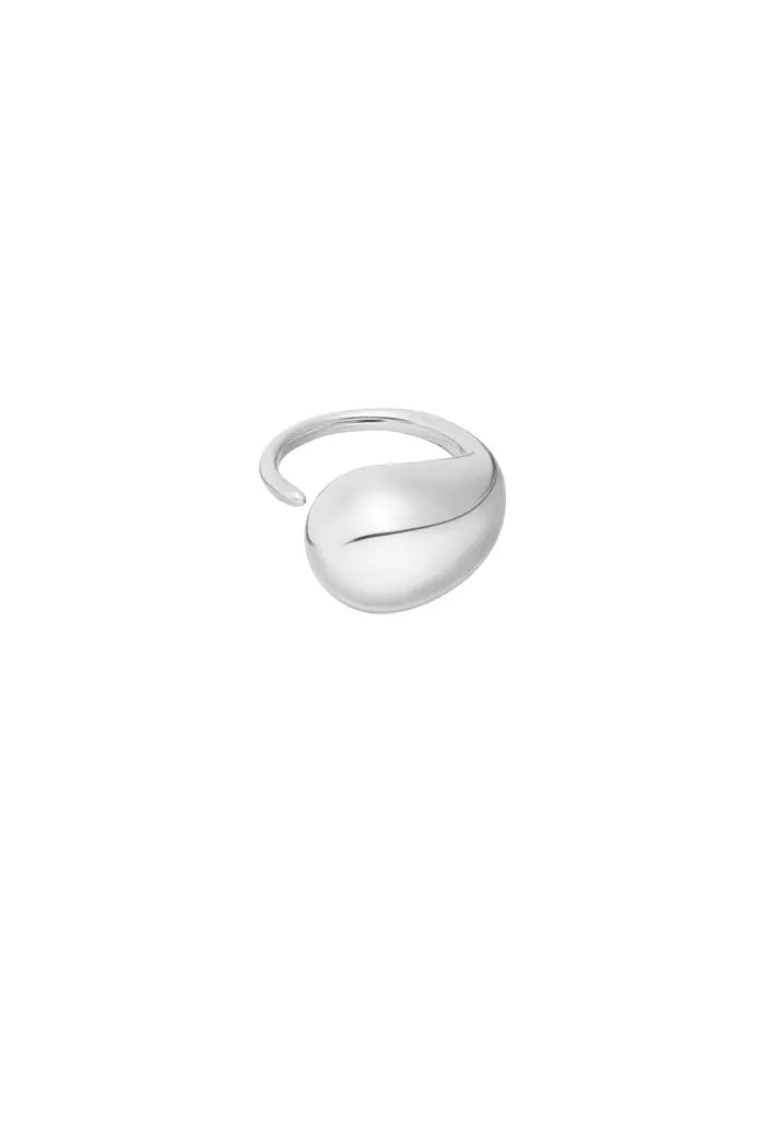 zilver kleurige druppel ring